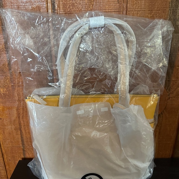 Michael Kors Charlotte Top Zip Tote - Jasmine Yellow - Picture 5 of 6